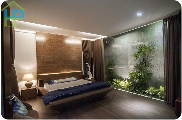 Cây xanh giúp chống nóng cho phòng ngủ hướng Tây