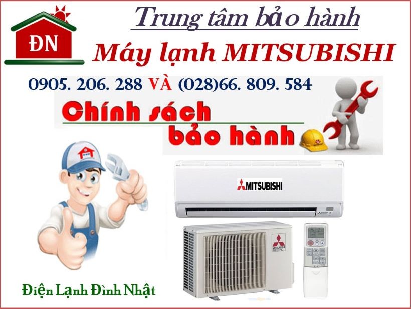 Kỹ thuật viên kiểm tra máy lạnh tại trung tâm bảo hành Mitsubishi TPHCM