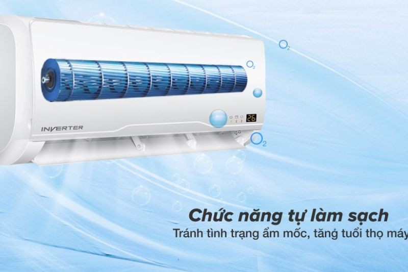 Máy lạnh Panasonic Sky đang chạy chế độ tự làm sạch sau khi vệ sinh thủ công