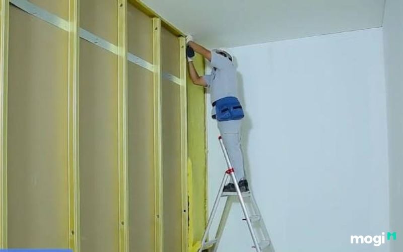 Lắp đặt thanh ngang cho vách ngăn phòng ngủ tự làm