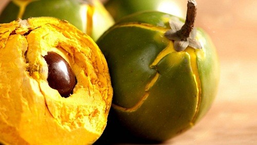 Quả trứng gà chín có màu vàng ruộm hấp dẫn