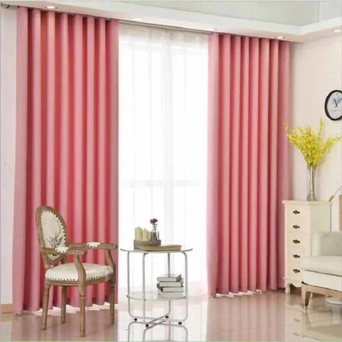Rèm vải màu hồng nhạt trang trí phòng ngủ bé gái với họa tiết ngôi sao